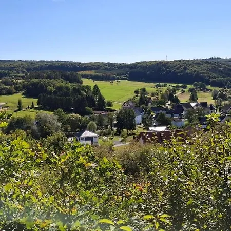 Am Rad- Und Wanderweg * Nerdlen